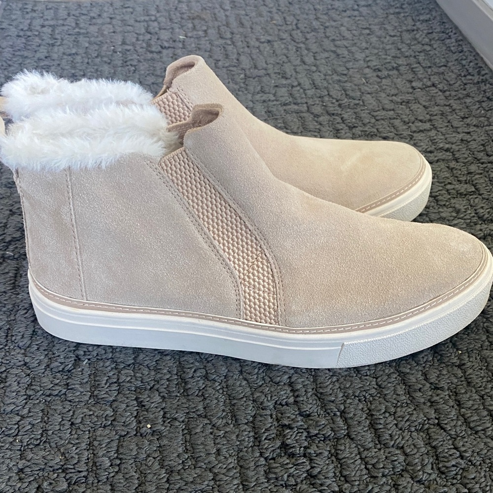 Toms Women's Suede Sneakers